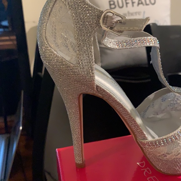 Brand new with box silver heels - Picture 5 of 7